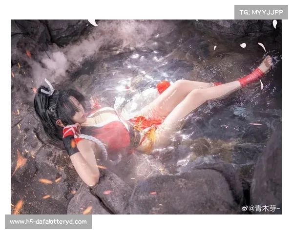 不知火舞华丽COS展现妖娆风情难拒绝的诱惑魅力 不知火舞华丽COS展现妖娆风情难拒绝的诱惑魅力